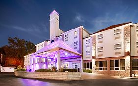 Best Western Plus Sandusky Hotel & Suites  United States